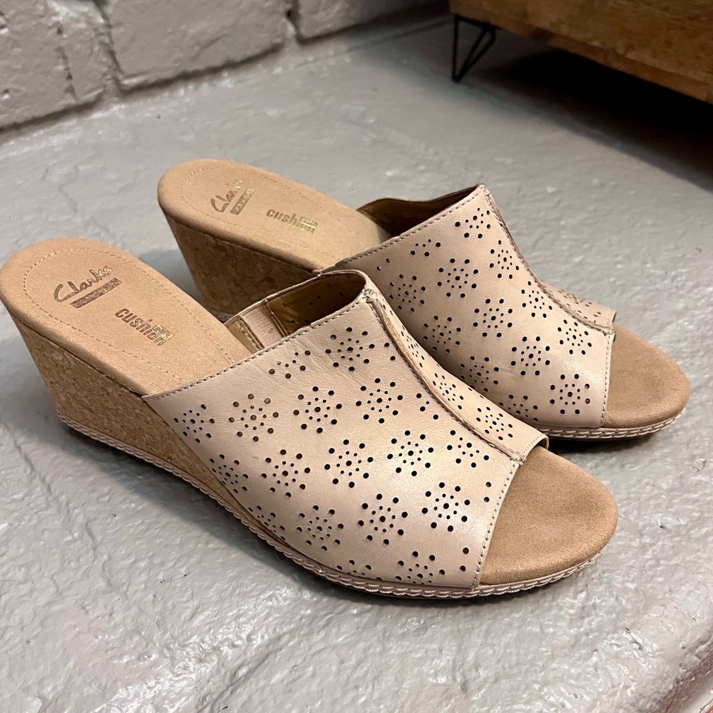 Clarks Collection Helio Corridor Wedge, pink/peach, size 11M